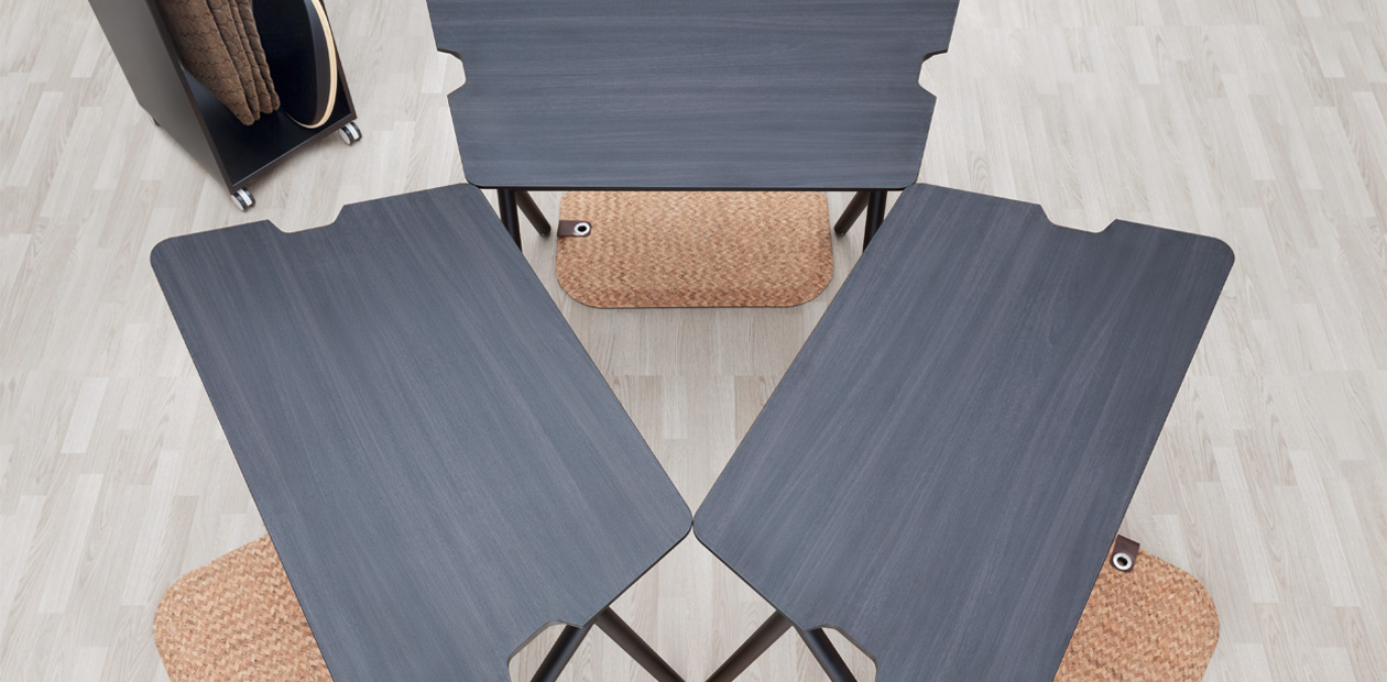 StandUp_Trapets_Desk_BlackWood_tre i formation